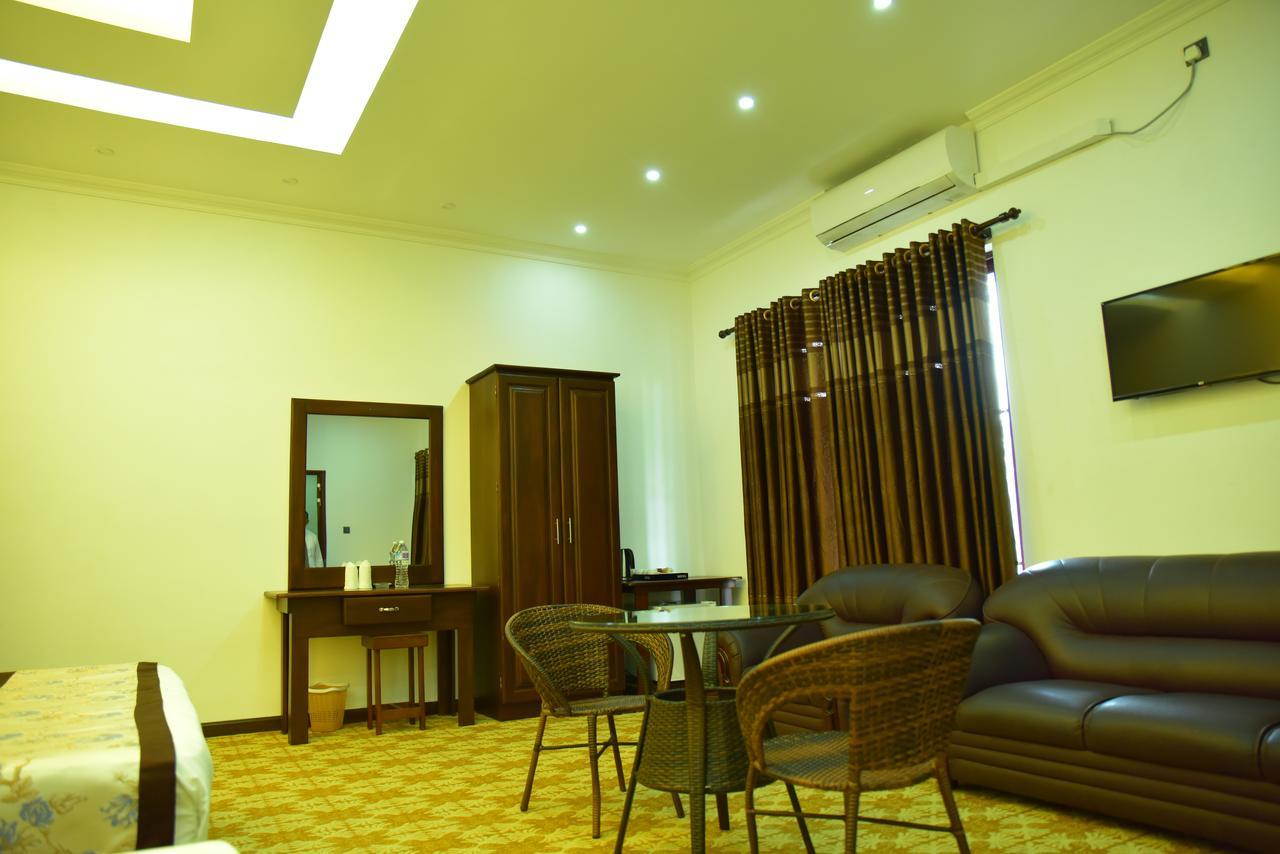 Euro Star Hotel Katunayake Exterior photo
