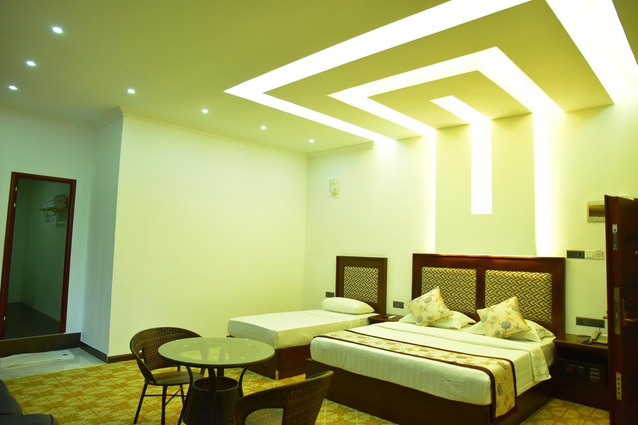 Euro Star Hotel Katunayake Exterior photo