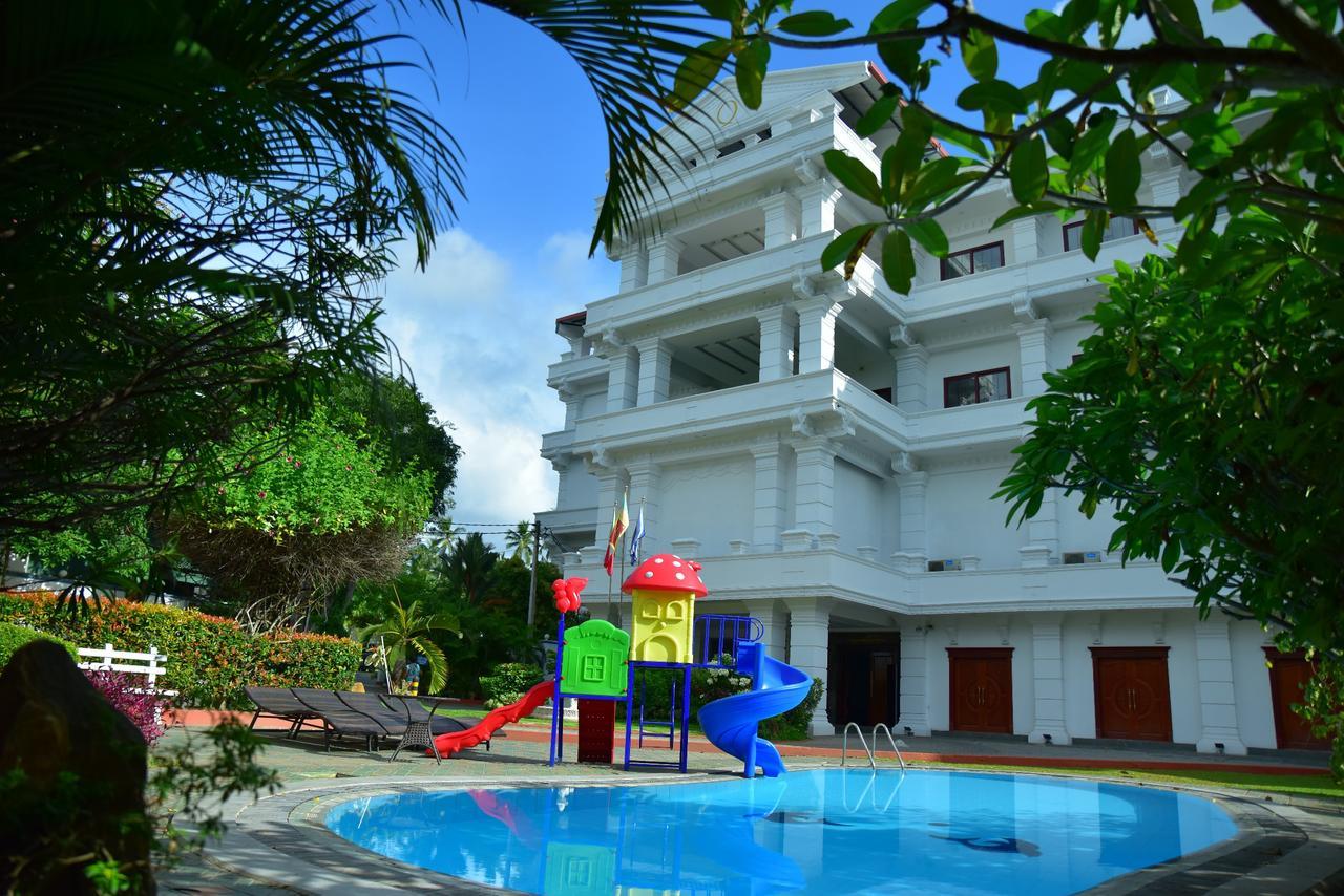 Euro Star Hotel Katunayake Exterior photo