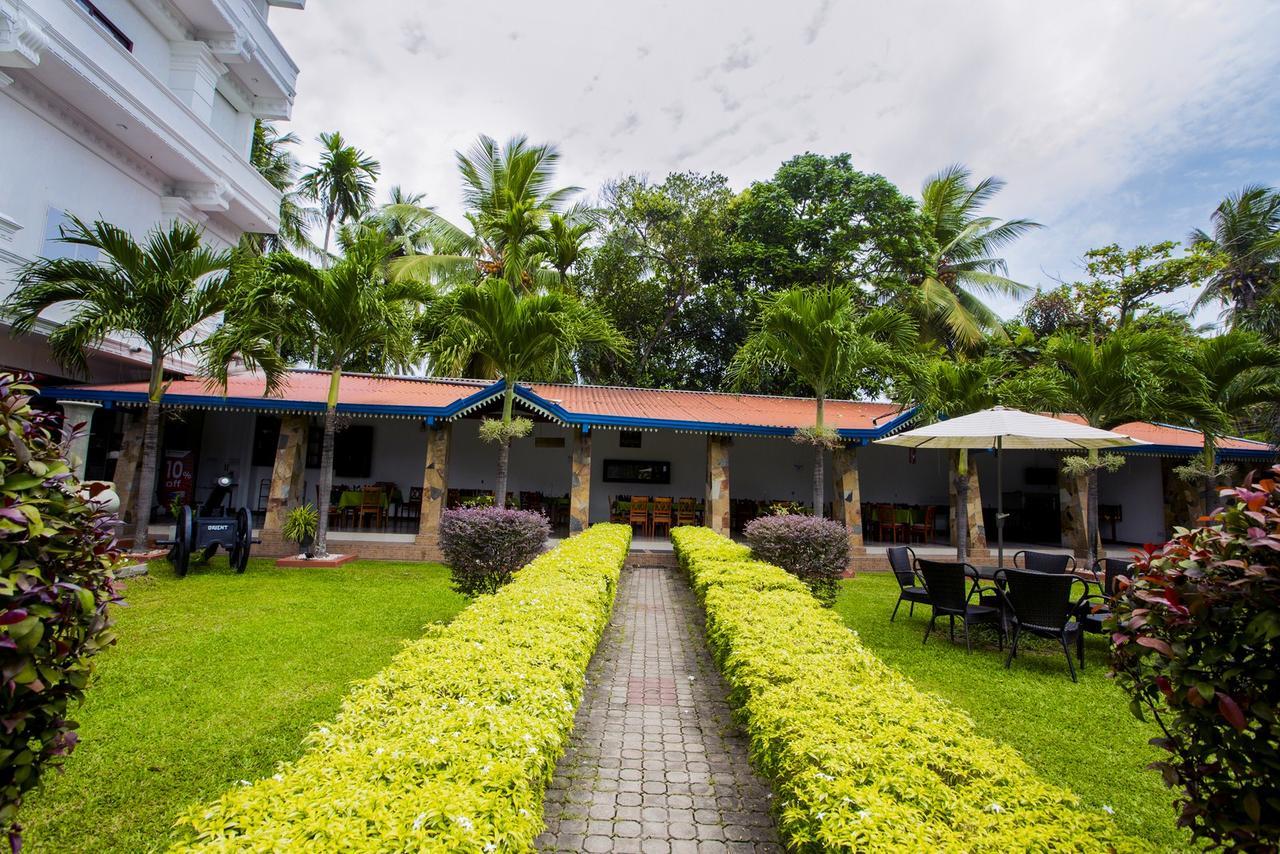 Euro Star Hotel Katunayake Exterior photo