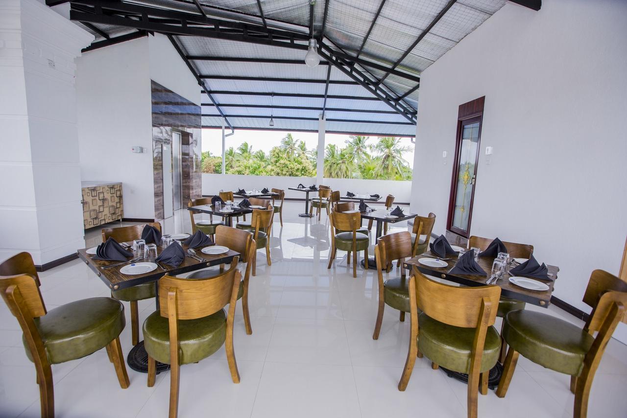 Euro Star Hotel Katunayake Exterior photo