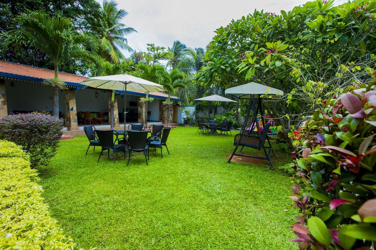 Euro Star Hotel Katunayake Exterior photo