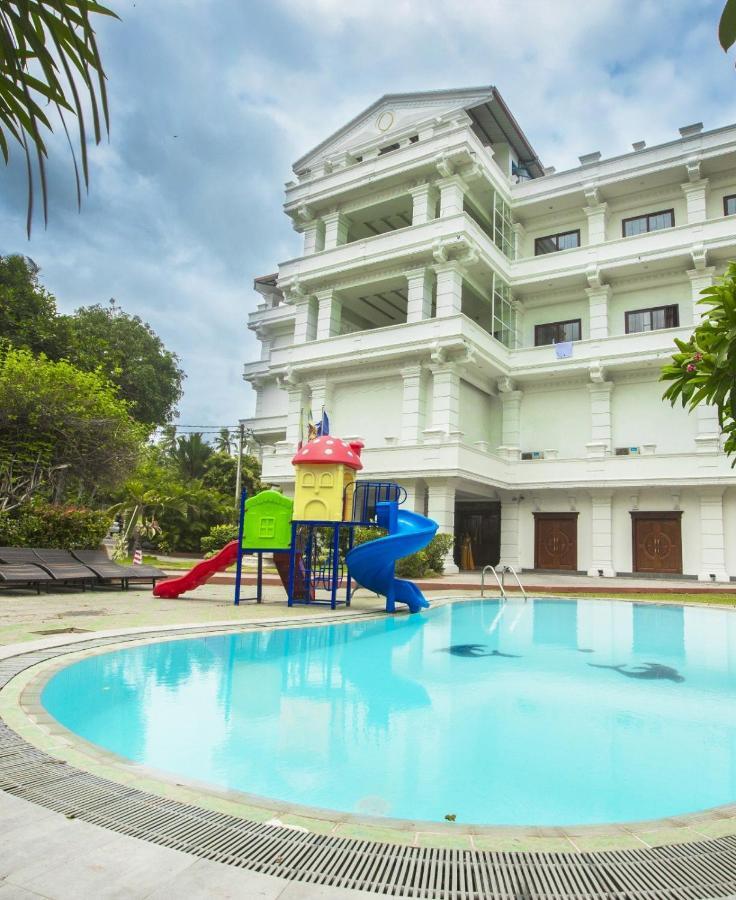 Euro Star Hotel Katunayake Exterior photo