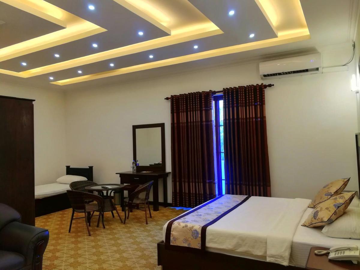 Euro Star Hotel Katunayake Exterior photo