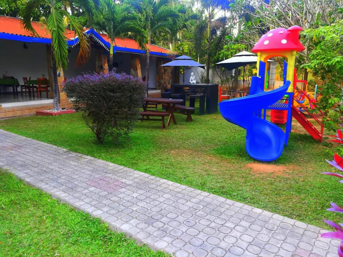 Euro Star Hotel Katunayake Exterior photo