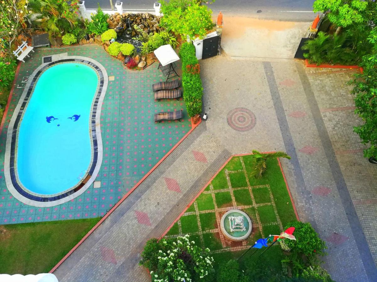 Euro Star Hotel Katunayake Exterior photo